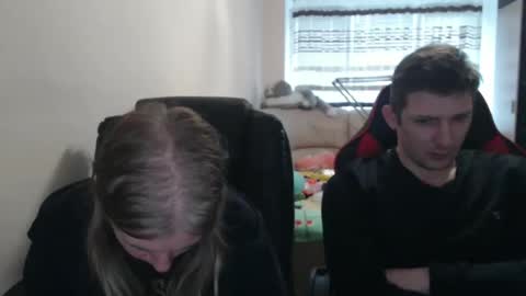 JenisAndPeter online show from October 1, 2025, 7:25 am