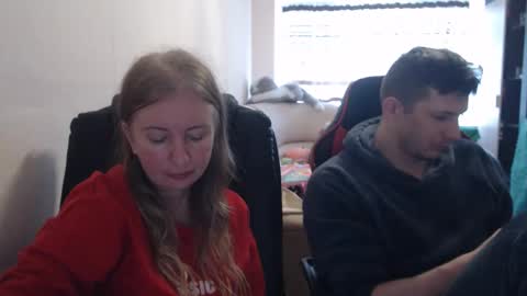 JenisAndPeter online show from October 25, 2025, 7:27 am