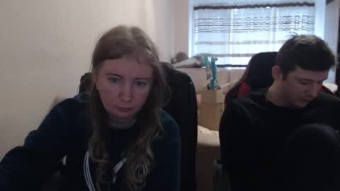 JenisAndPeter online show from December 2, 2025, 7:03 am