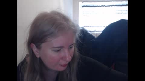 JenisAndPeter online show from April 4, 2026, 5:49 am