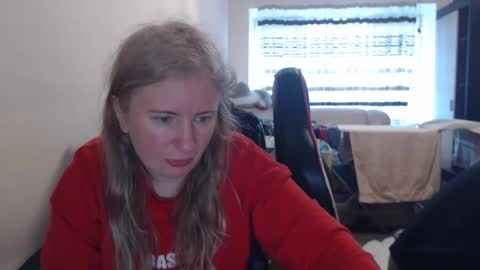 JenisAndPeter online show from April 14, 2026, 5:13 am