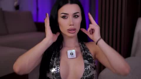 jenna_day online show from December 4, 2025, 7:44 pm