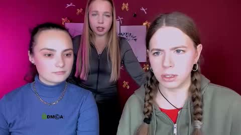 Snapshot of jenna_elayne chatting on December 20, 2025, 10:00 am jenna_elayne online show from December 20, 2025, 10:00 am