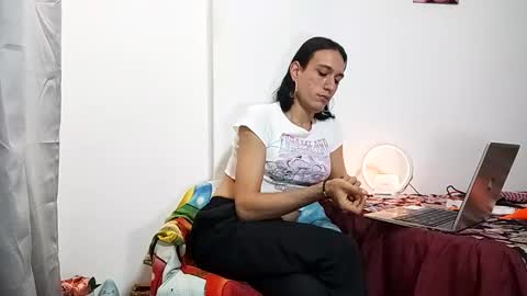 Snapshot of jenna_grey24 chatting on December 4, 2025, 7:17 am Isabella online show from December 4, 2025, 7:17 am