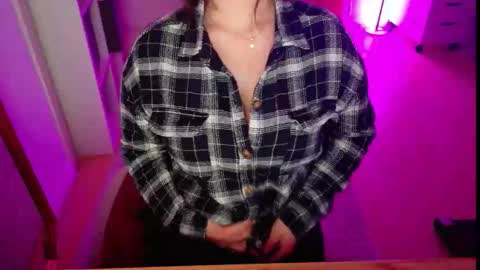 Snapshot of jenna_sxy19 chatting on November 1, 2025, 7:27 pm jennasxy19 online show from November 1, 2025, 7:27 pm