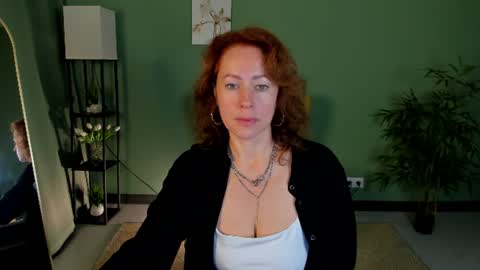 Jenna online show from June 17, 2026, 4:04 am