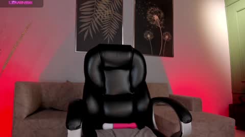 Jenna Olson  online show from February 4, 2025, 12:40 am