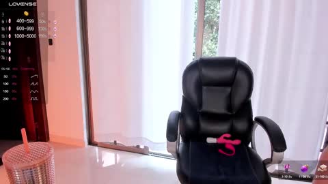 Jenna Olson  online show from February 12, 2025, 6:40 pm