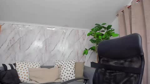 Snapshot of jennaprice chatting on March 6, 2025, 6:16 pm JennaPrice online show from March 6, 2025, 6:16 pm