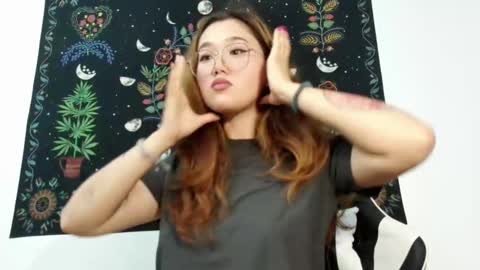 JENNA online show from September 12, 2025, 3:45 pm