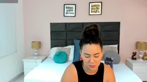 jenner_madison online show from November 12, 2025, 11:10 am