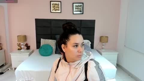 Snapshot of jenner_madison chatting on January 7, 2026, 11:12 am jenner_madison online show from January 7, 2026, 11:12 am