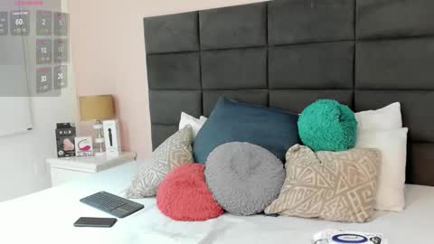 Snapshot of jenner_madison chatting on February 8, 2026, 12:08 pm jenner_madison online show from February 8, 2026, 12:08 pm