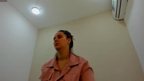 Snapshot of jenner_madison chatting on March 12, 2026, 12:33 pm jenner_madison online show from March 12, 2026, 12:33 pm