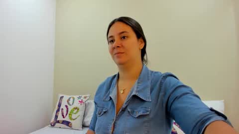 Snapshot of jenner_madison chatting on March 28, 2026, 11:21 am jenner_madison online show from March 28, 2026, 11:21 am