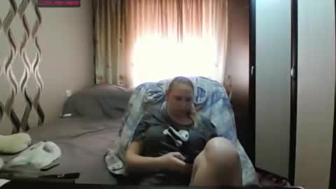 JenniDeep online show from March 28, 2026, 8:14 am