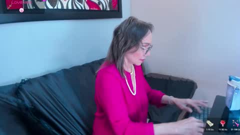 Snapshot of jennierosse chatting on November 8, 2025, 12:16 pm Jennie online show from November 8, 2025, 12:16 pm