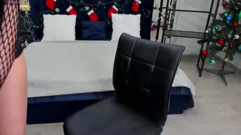 Snapshot of jennifer_munoz chatting on January 7, 2026, 1:30 am Jennifer online show from January 7, 2026, 1:30 am