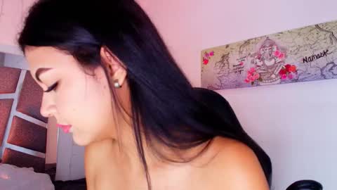 Snapshot of jennifer_scot chatting on December 2, 2025, 3:18 pm JENNIFER online show from December 2, 2025, 3:18 pm