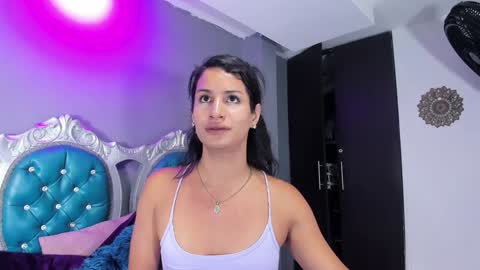 jennifer_t online show from December 4, 2024, 1:31 pm