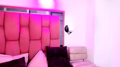 jennifer_t online show from January 27, 2025, 5:15 pm