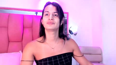 jennifer_t online show from February 4, 2025, 3:15 pm