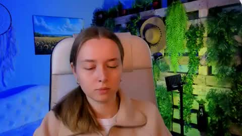 Snapshot of jennifergraces chatting on October 6, 2025, 9:40 am Jennifer online show from October 6, 2025, 9:40 am