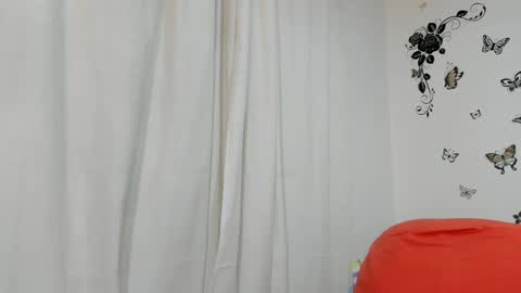 Snapshot of jenniferloveyou chatting on January 31, 2025, 8:43 pm jenniferloveyou online show from January 31, 2025, 8:43 pm