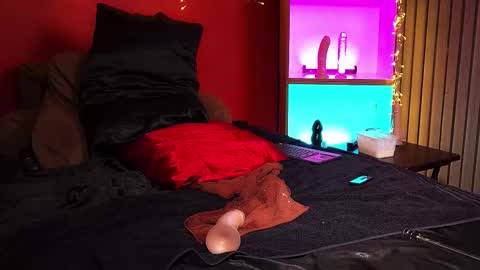 Snapshot of jenniferstarcd chatting on December 16, 2025, 10:59 pm Jennifer Star online show from December 16, 2025, 10:59 pm