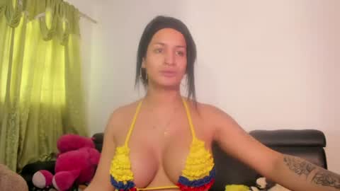 jenniifer_t online show from July 7, 2026, 3:49 pm