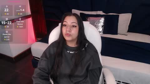 Jenny  online show from November 26, 2025, 12:39 pm