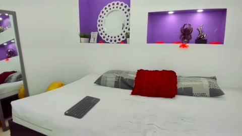 jenny_towers online show from October 25, 2025, 7:08 pm