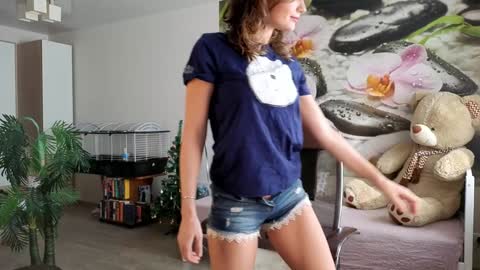 jennycutey online show from January 22, 2025, 4:02 am