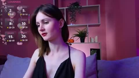 jennyfer_me online show from November 8, 2025, 11:21 am