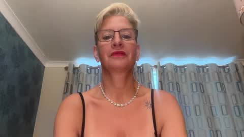 JennyHazel online show from September 24, 2025, 1:14 pm