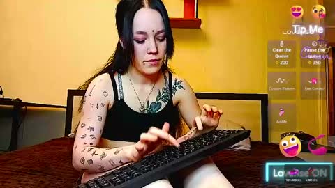 Snapshot of jennyrass chatting on April 25, 2026, 4:37 pm JennyRass online show from April 25, 2026, 4:37 pm