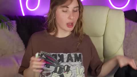 Snapshot of jennyyluv chatting on November 14, 2025, 2:43 am JENNY online show from November 14, 2025, 2:43 am