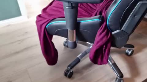 jens_sen online show from June 14, 2026, 10:17 am