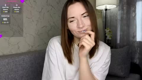 Lily online show from May 14, 2026, 1:51 pm