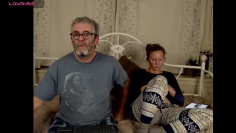 jerryfan239 online show from December 3, 2025, 4:20 am