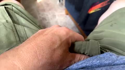 Jeremys room chill and puff one enjoy online show from September 29, 2025, 8:13 pm