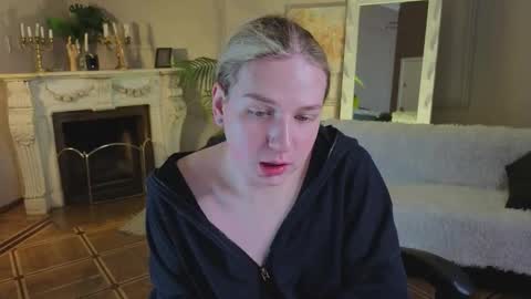 Snapshot of jes_solar chatting on September 12, 2025, 11:32 am jes_solar online show from September 12, 2025, 11:32 am