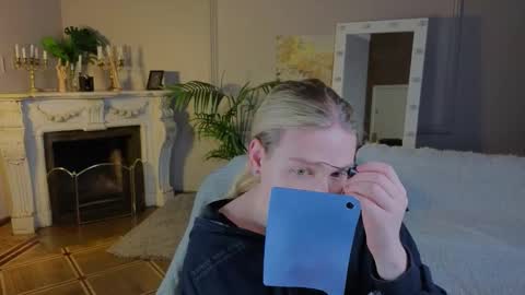 Snapshot of jes_solar chatting on September 16, 2025, 2:29 pm jes_solar online show from September 16, 2025, 2:29 pm