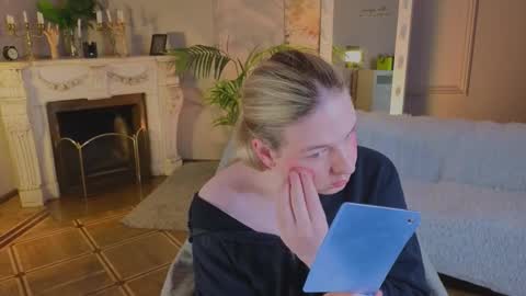 Snapshot of jes_solar chatting on September 28, 2025, 12:21 pm jes_solar online show from September 28, 2025, 12:21 pm