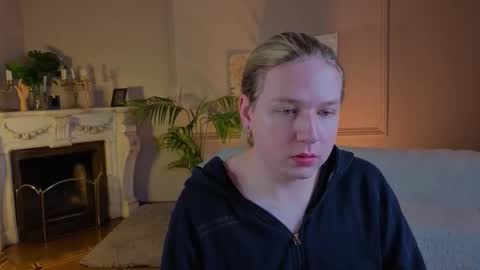 Snapshot of jes_solar chatting on October 1, 2025, 11:27 am jes_solar online show from October 1, 2025, 11:27 am