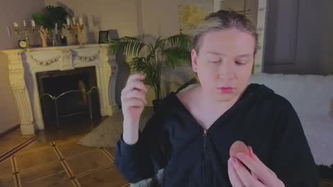 Snapshot of jes_solar chatting on October 10, 2025, 10:47 am jes_solar online show from October 10, 2025, 10:47 am