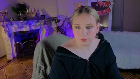 Snapshot of jes_solar chatting on October 19, 2025, 7:25 pm jes_solar online show from October 19, 2025, 7:25 pm