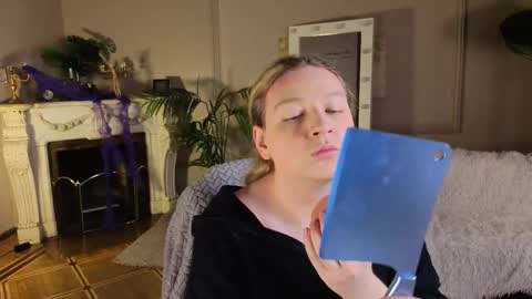 Snapshot of jes_solar chatting on October 28, 2025, 8:55 pm jes_solar online show from October 28, 2025, 8:55 pm