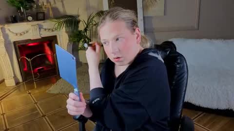 Snapshot of jes_solar chatting on November 13, 2025, 9:58 pm jes_solar online show from November 13, 2025, 9:58 pm