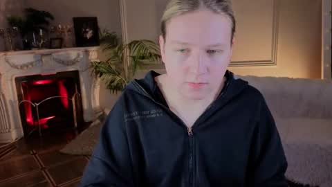 Snapshot of jes_solar chatting on November 16, 2025, 9:53 pm jes_solar online show from November 16, 2025, 9:53 pm